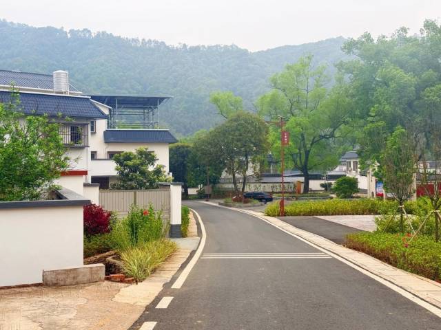 焕然一新的华润希望乡村。