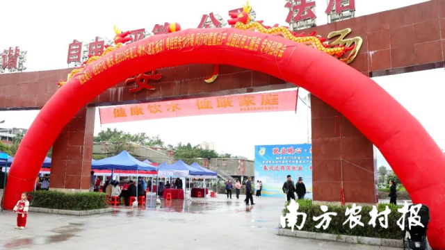 融安县2026年湛江-柳州（遂溪-融安）粤桂劳务协作春风行动暨重点产业园区用工服务专场招聘会现场。邓西妮 摄