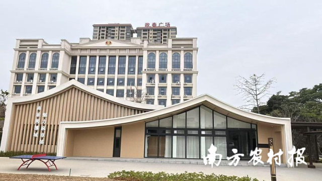 白云帮扶工作组助力打造的“麻章圩镇客厅”