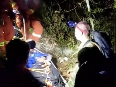 韶关村民跌落悬崖边缘，幸获两兄弟冒险开路相救！对话当事人
