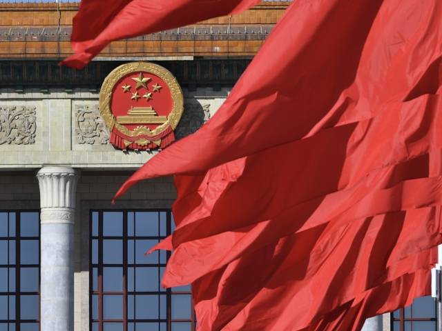 任映  红黄玥：树立践行正确政绩观的鲜明导向