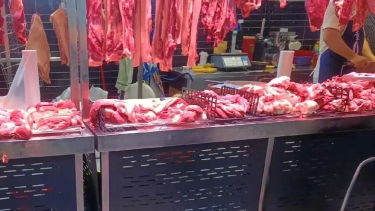 4元猪价背后：TOP10出栏量占全国近30%，7年间1034万中小散户退市