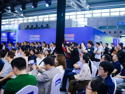 图集｜太火了！湾区T台首登“电博会”，让世界看见创新的“热浪”