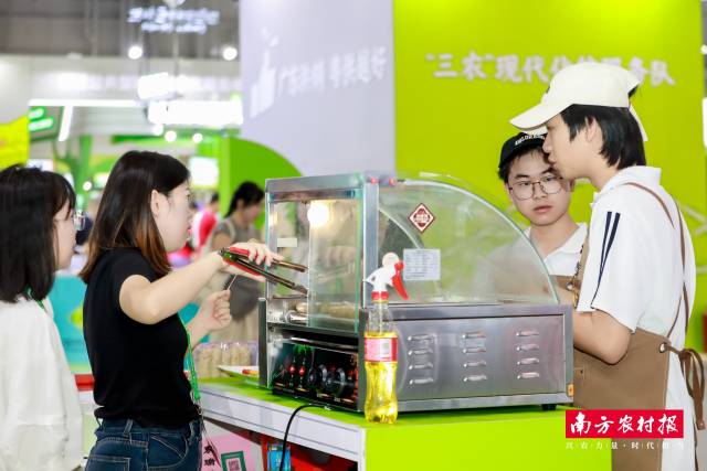 生态畜禽，鲜香烤肠。  