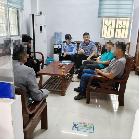 石牯塘镇综治中心组织双方调解。石牯塘供图