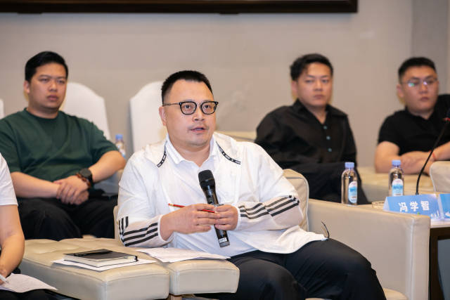 清远步步高酒店董事长冯学智