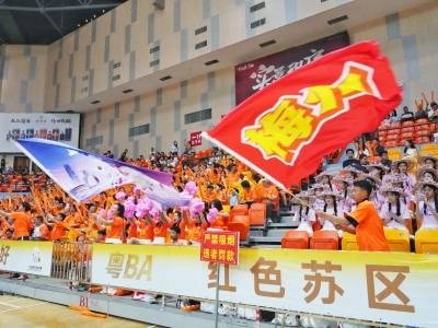 全程高能！粤BA梅州主场氛围感拉满，竞技、温情、大奖一个都不少