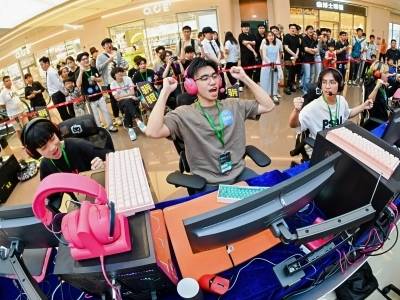 电竞粤超深圳站开赛！免费入场、Coser巡游、萌宠定力赛…