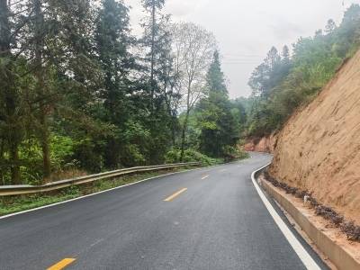 连山吉田人大：一条建议“填平”廿载坑洼路