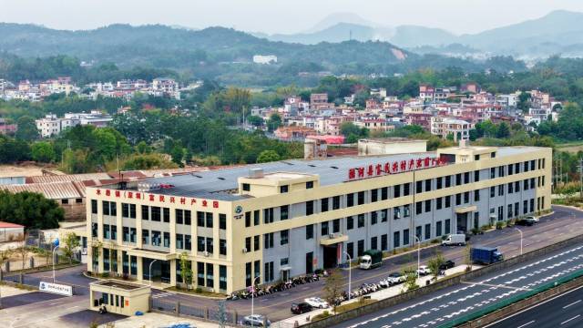 水唇镇（深圳）富民兴村产业园是陆河服装产业基地之一。彭伟君 摄