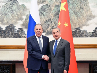 王毅同俄罗斯外长拉夫罗夫会谈