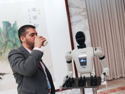 “在第139届广交会喝到的第一杯奶茶，是无人机送来的”