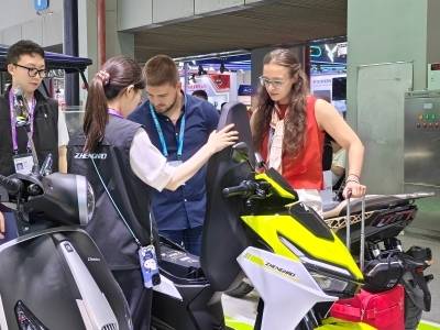 “七剑”下天山，订单翻一番！广交会江门摩托展区太燃了