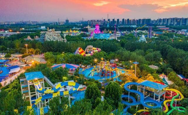 华强方特2025年营收、净利分别同比下降11.00％、65.66％