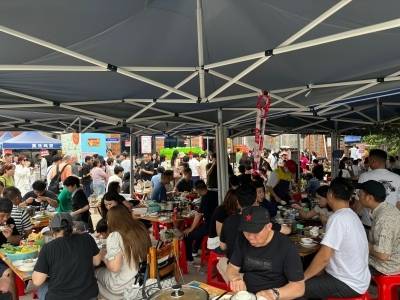 一锅鸡煲的3周：一个小村被流量砸中之后