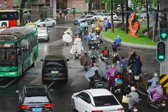 广东正遭遇第二波强对流，注意可能有“下班雨”