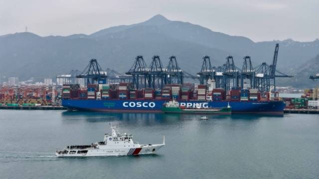 深圳新模式：制造扎根，服务生花