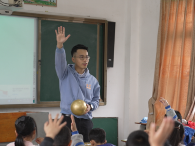 漠阳人物 | 放弃深圳大厂，这位90后在阳江乡村教书育人