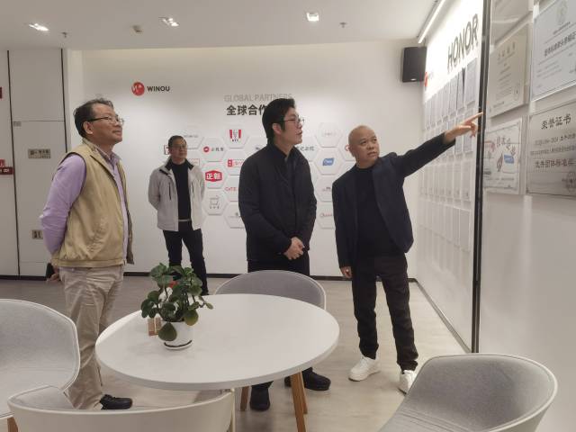 清远农商银行党委书记、董事长黎文到广清产业园广东温瓯食品科技有限公司开展金融调研。