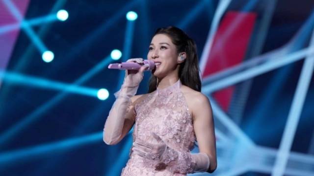 视频｜粤BA+粤超，钟嘉欣力撑佛山队