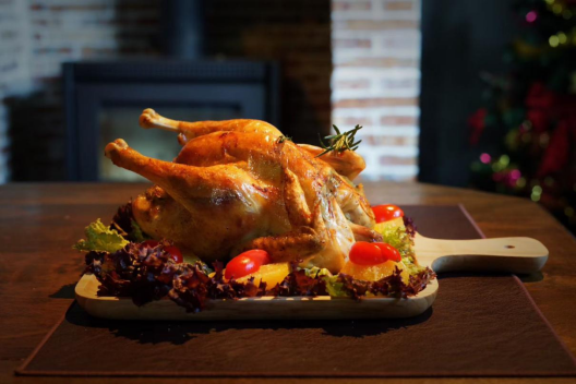 枫殸餐厅经典北美烤鸡。