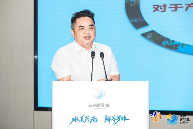 广东宝路生物科技有限公司总经理蔡兴奇介绍种苗培育情况