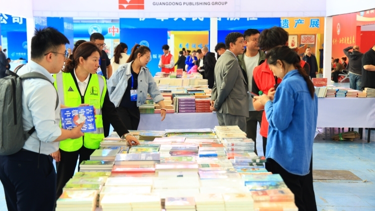 首届喀什全民阅读大会开幕，广东精品图书亮相