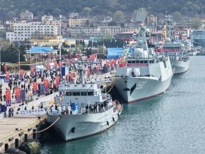 中国海军将迎核航母？军事专家解读海军最新宣传片《向大洋》