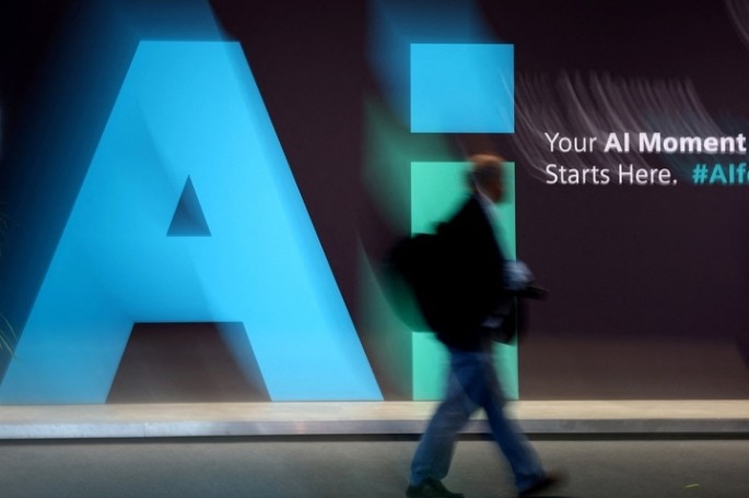 白宫又炒“中国偷AI技术”冷饭，这波操作暴露了谁的焦虑？