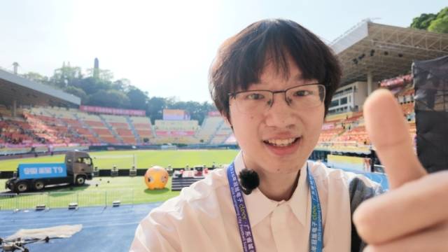 评论员现场评：粤超今晚开幕，百年体育场拥抱全民足球