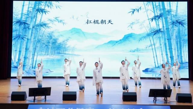广东启动《职业病防治法》宣传周：专家现场教学“颈椎自救法”