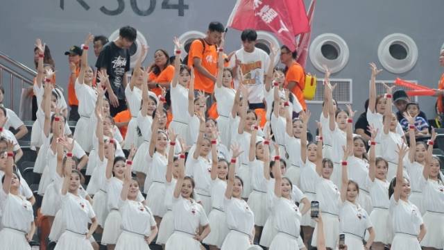 视频｜又美又甜！粤BA佛山啦啦队热舞助威