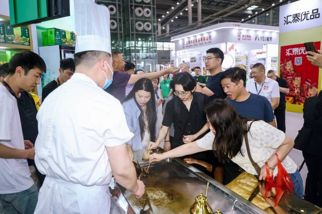 六盘山牛肉在展会上实力“征服”一众味蕾。