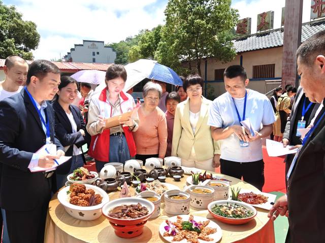 “鸽茶相伴·食在径南”特色美食大赛。 