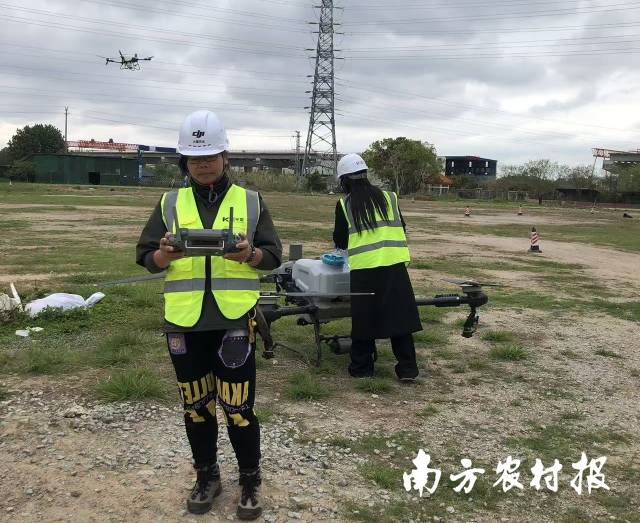 农用无人机实操演练。
