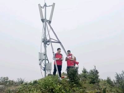 鸡笼顶上无信号盲区，中国联通直播流量卡护航越野盛宴