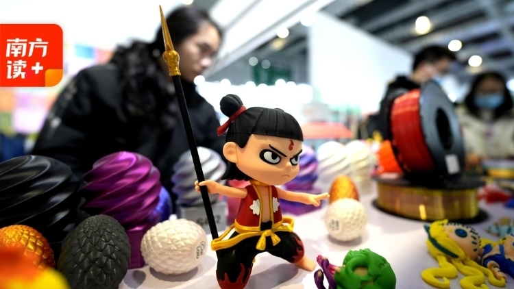 吃掉全球90%份额后，深圳3D打印“四小龙”不想只卖硬件了