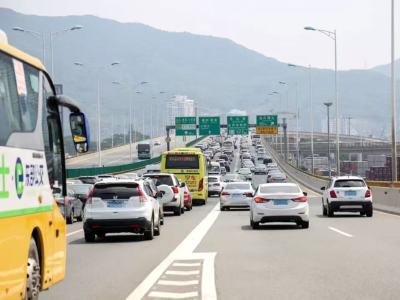 今年“五一”，广东24个高速公路点段实行“三潮汐一管控”