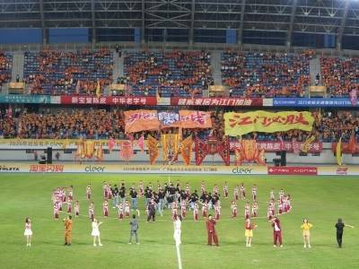 劲歌金曲响彻粤超江门夜，每首歌均与侨乡息息相关