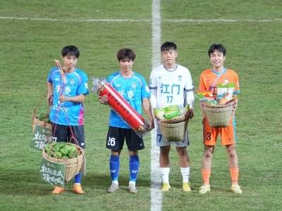 南方日报要闻｜粤超江门2∶1肇庆：万人K歌燃情夜
