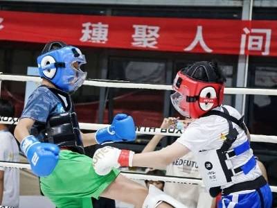 广州市青少年武术散打搏击公开赛举行