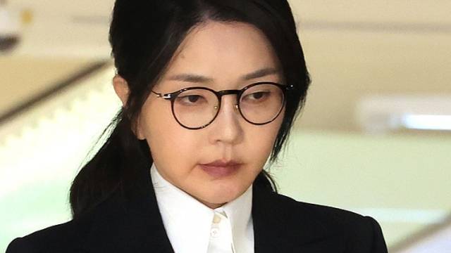 判了金建希4年，8天后法官在法院身亡——韩国怎么了？| 微观