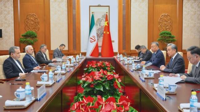 美伊对峙升级，伊朗外长访华，北京有什么“解药”？｜热聊冷观