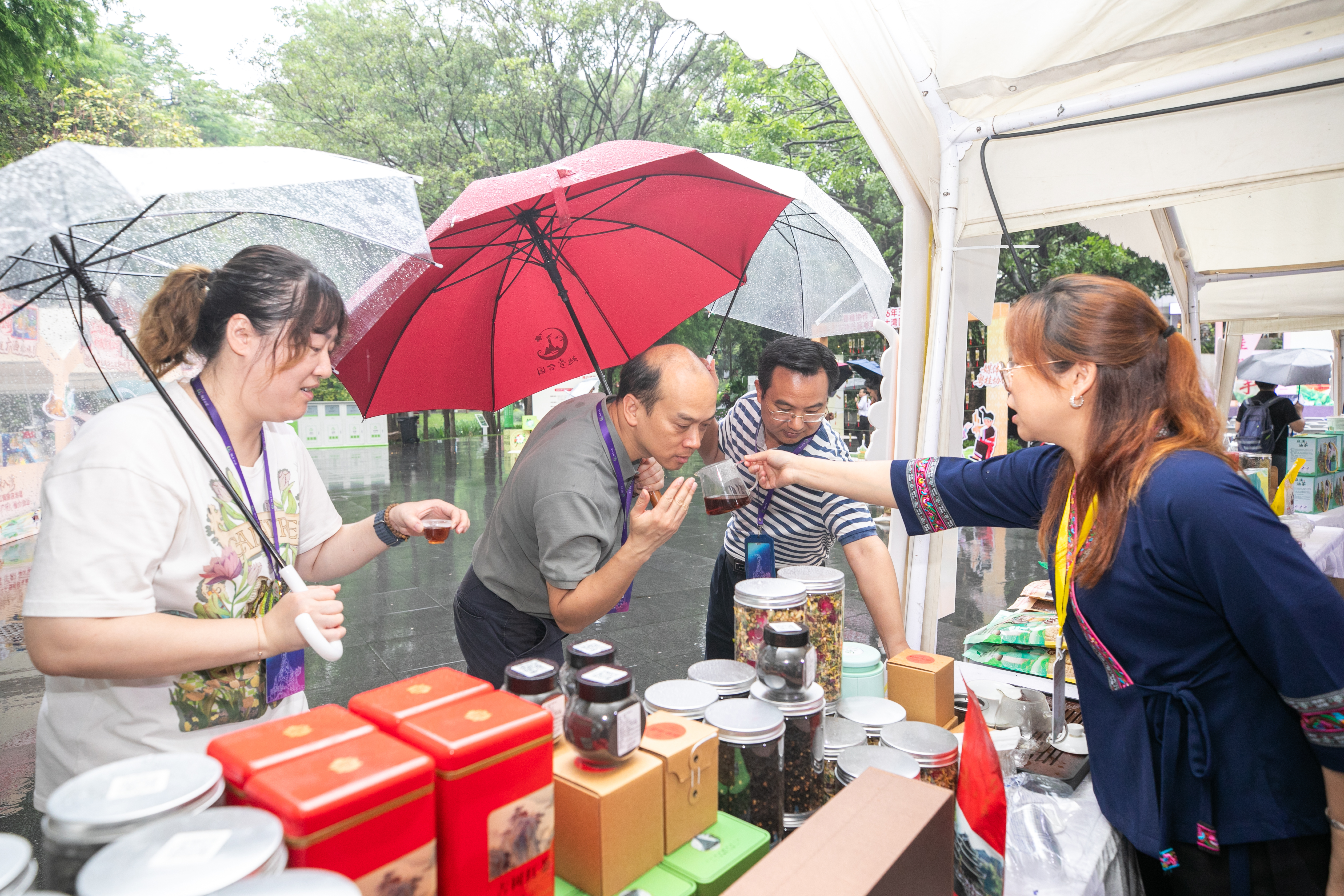 粤桂协作把侗寨“搬”进越秀公园，“媒体+”让沉浸式体验圈粉老广