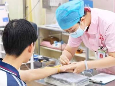 点击切换，遇见另一半的我｜四会护士节“同样爱你”温暖呈现
