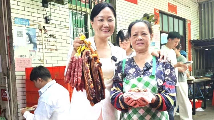 黄圃腊味+港口排骨饭=？限定款吸引食客排长队打卡