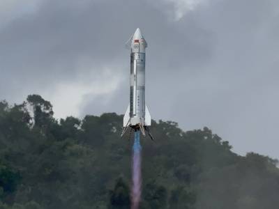 中大团队攻克火箭垂直起降关键技术，实现低空飞行