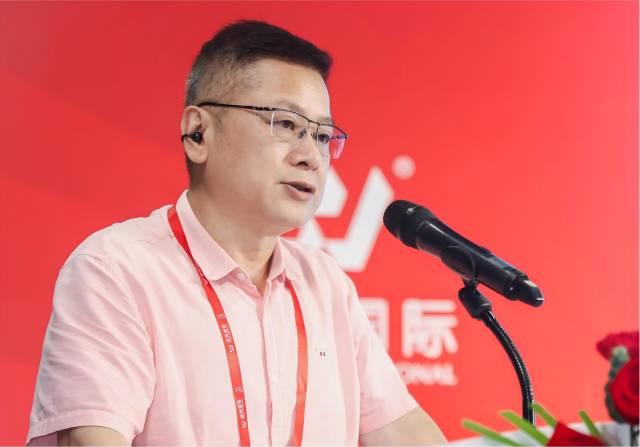 南方农村报副总编洪继宇致辞