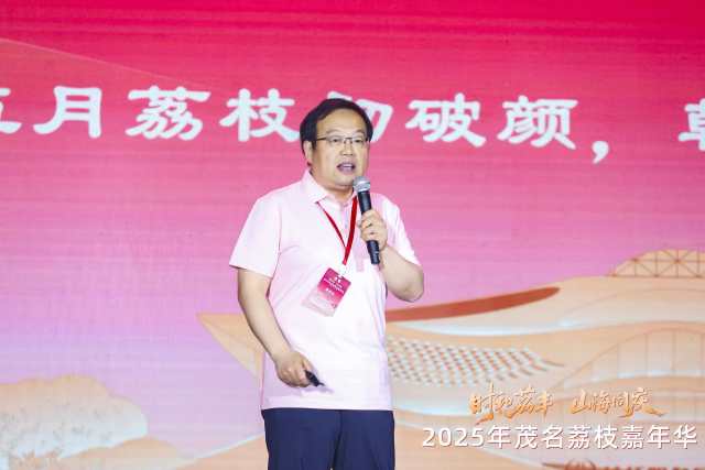 陕西师范大学教授、央视《百家讲坛》主讲人于赓哲。 陕西师范大学教授、央视《百家讲坛》主讲人于赓哲。