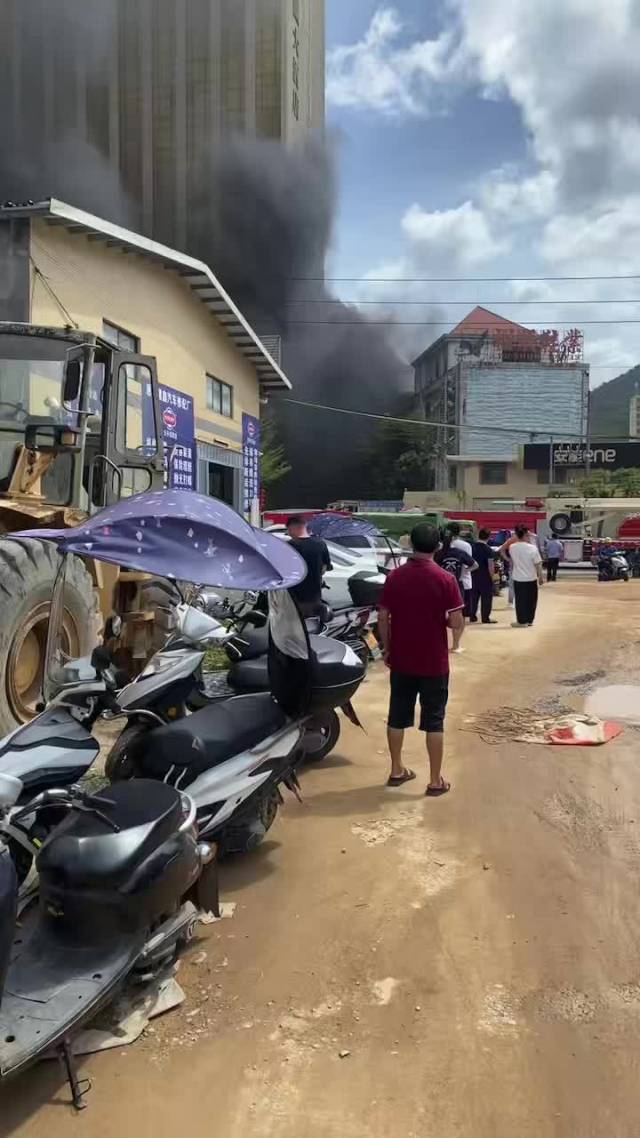 惠东一工厂突发火灾，未造成人员伤亡